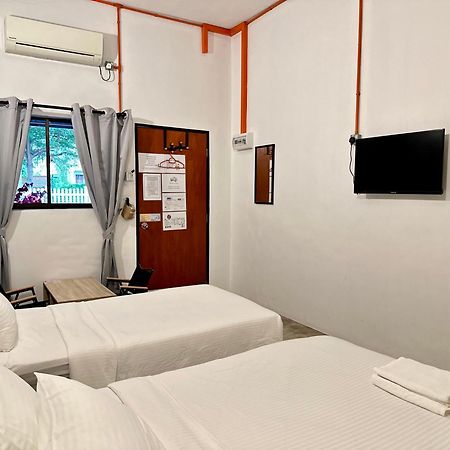 Ardour Lodge "A" Wing Tanjung Bungah  Esterno foto