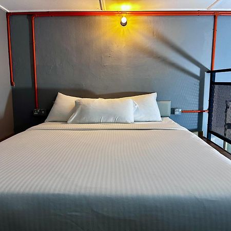 Ardour Lodge "A" Wing Tanjung Bungah  Esterno foto