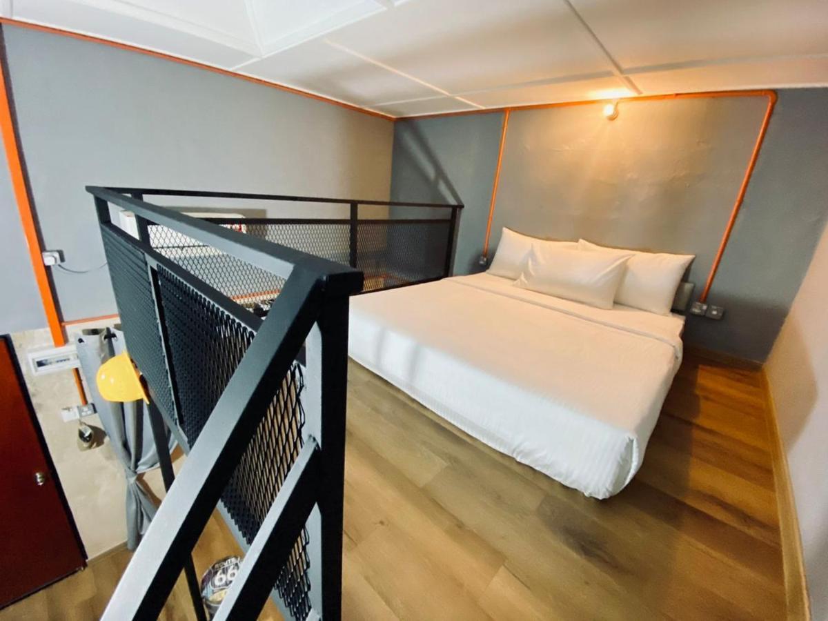 Ardour Lodge "A" Wing Tanjung Bungah  Esterno foto