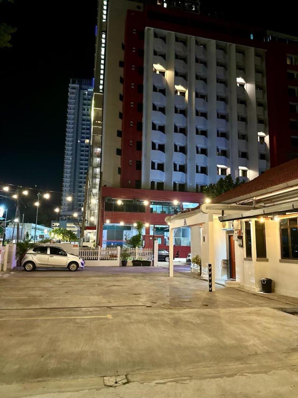 Ardour Lodge "A" Wing Tanjung Bungah  Esterno foto