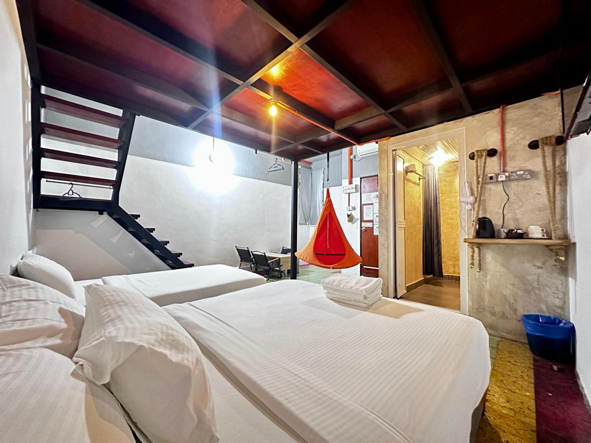 Ardour Lodge "A" Wing Tanjung Bungah  Esterno foto