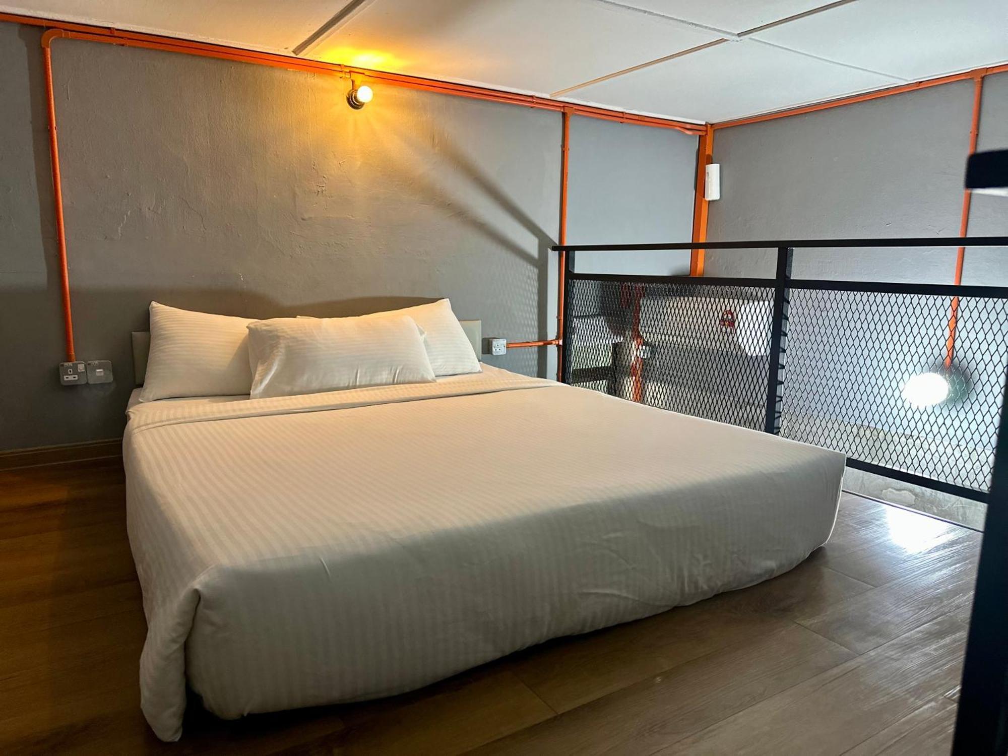 Ardour Lodge "A" Wing Tanjung Bungah  Esterno foto